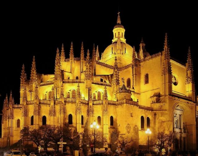 catedral segovia noche